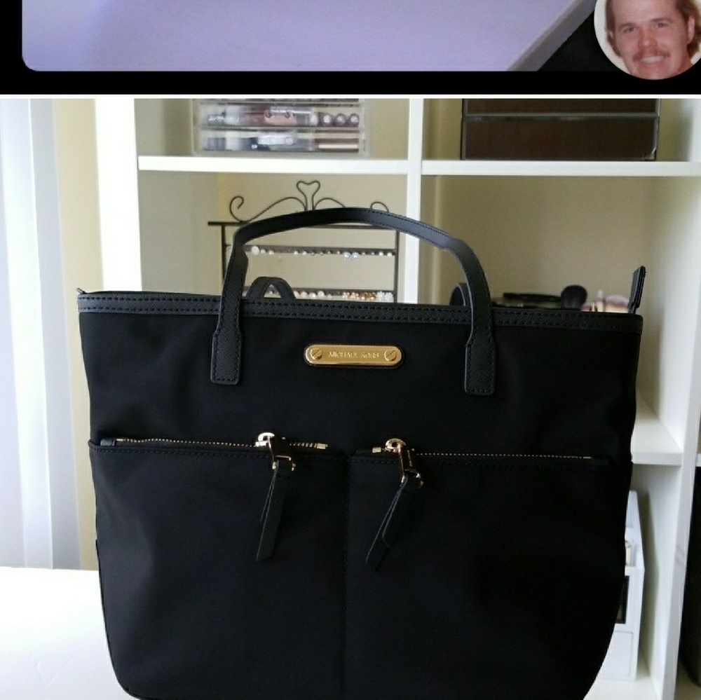 Michael Kors Medium  Kempton Tote Purse